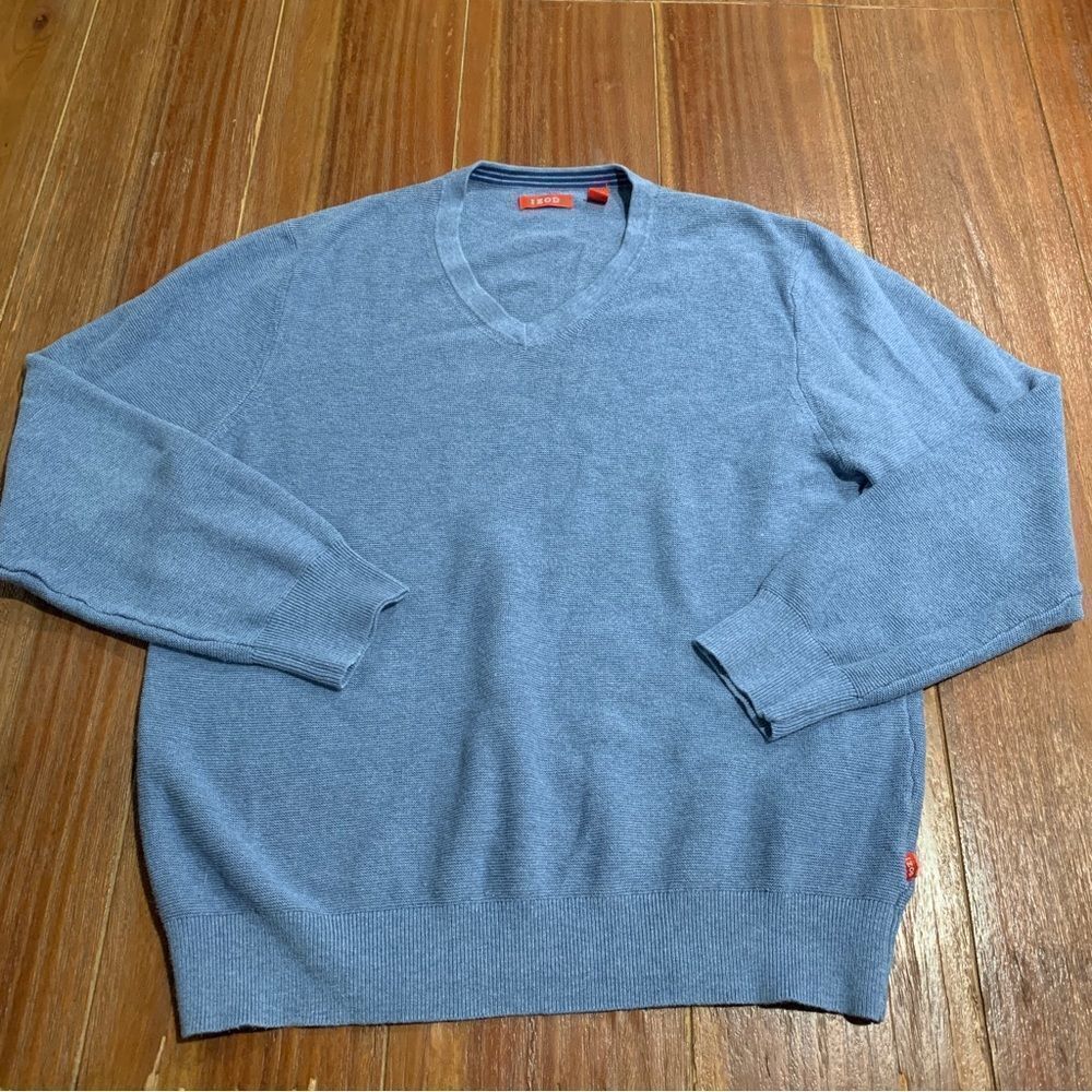IZOD Men’s Blue V-Neck Pullover Sweater M